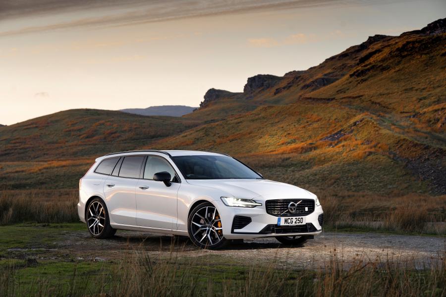  Volvo V60 T8 Polestar Engineered 2019 года  (UK) (фото 1 из 40)